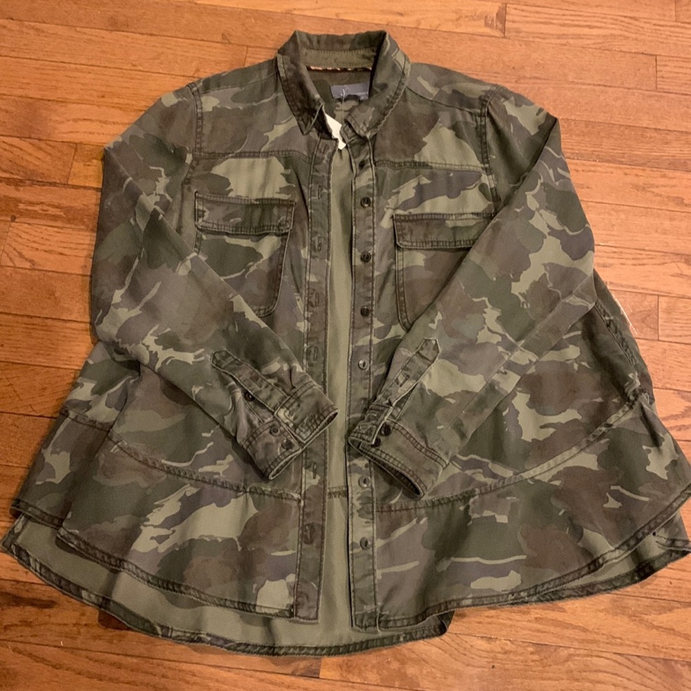 Anthropologie camo button down/lightweight shacket
